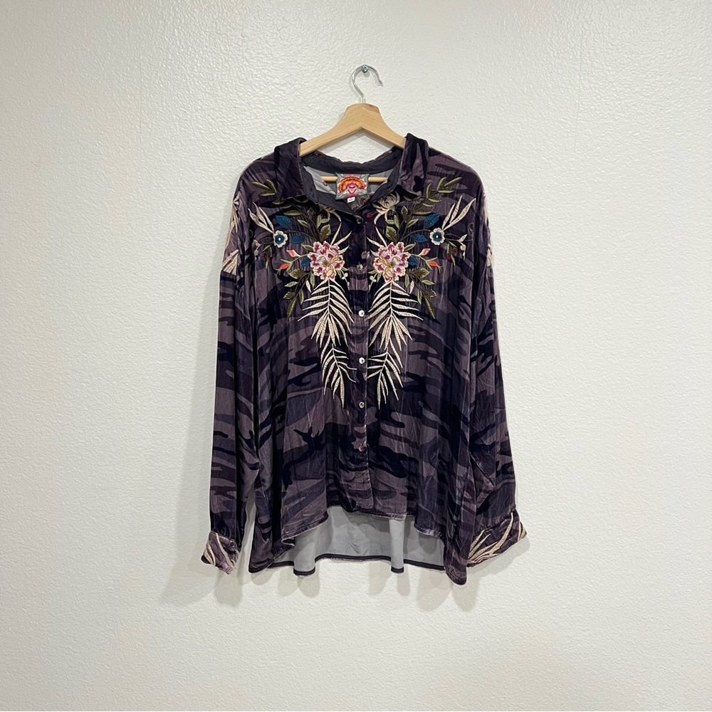 EUC Johnny Was embroidered velvet purple top - Picture 2 of 5